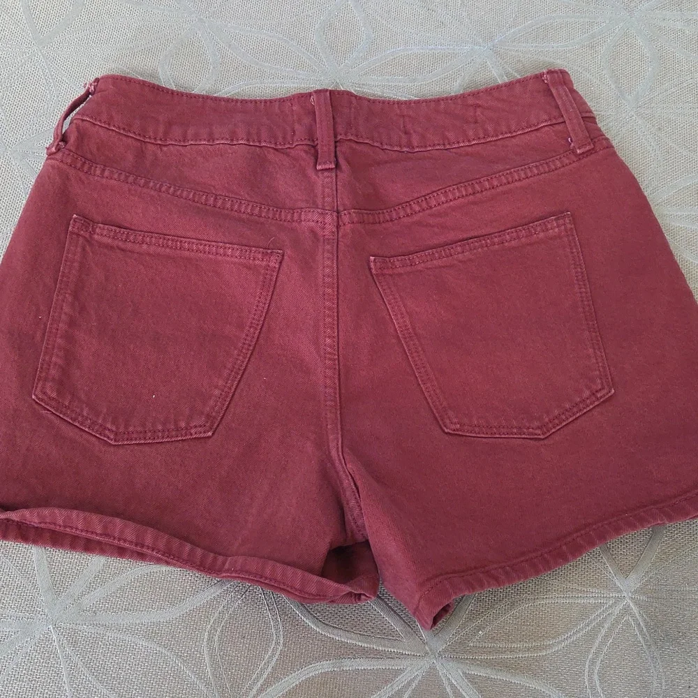 Universal Thread Brick Red Denim Shorts!